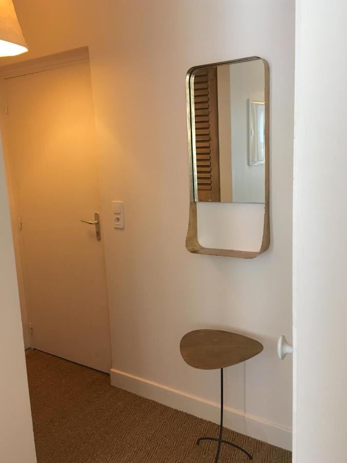 De 1 Apartment *